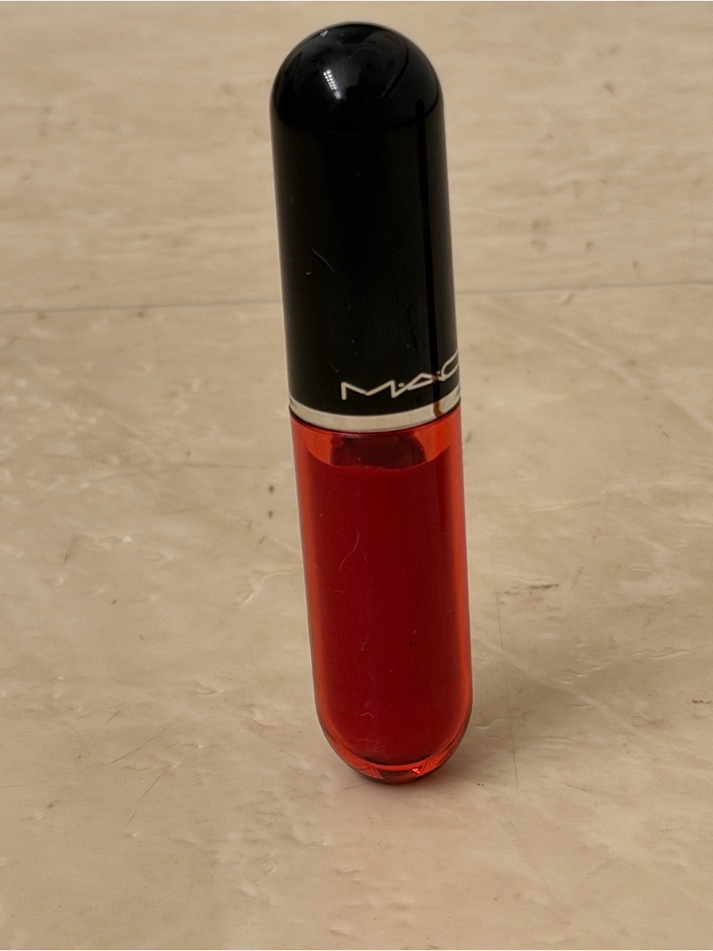 MAC Cosmetics Red gloss - zoomies